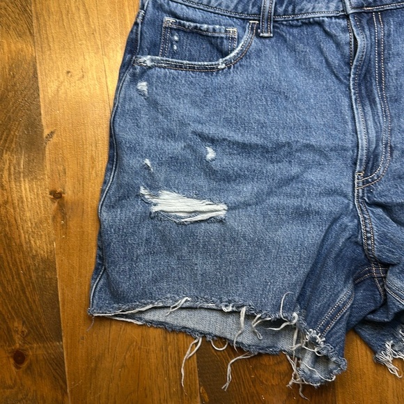Hollister Ultra High Rise 90s Jean Shorts Size 10 - Picture 6 of 8